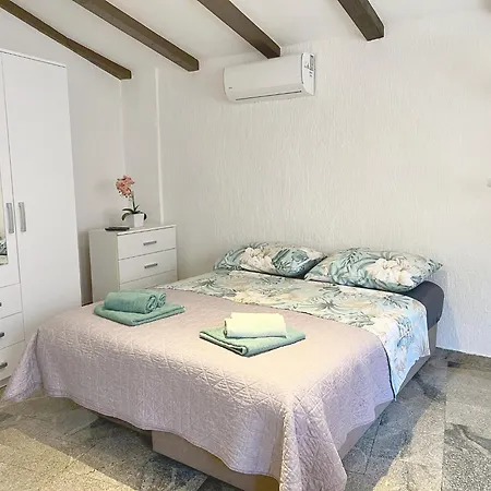 Apartments Ares Rovinj Exterior photo