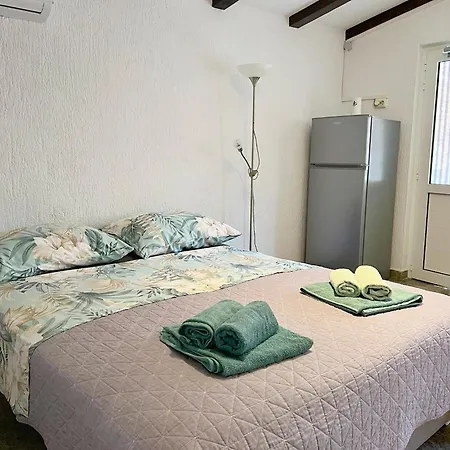 Apartments Ares Rovinj Exterior photo