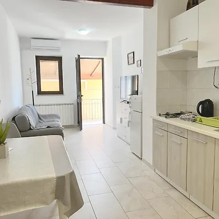 Apartments Ares Rovinj Exterior photo